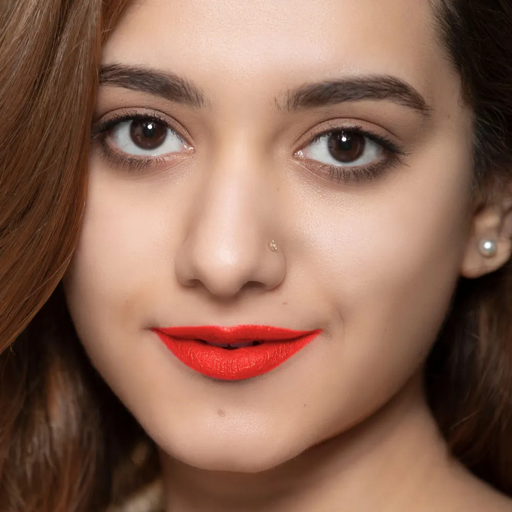 Faces Canada Matte Lip Crayon | Cocoa Butter and Chamomile enriched | One Stroke Intense Color | Smooth Glide | All Day Hydrated Lips | Shade - Runway Ready 2.8g