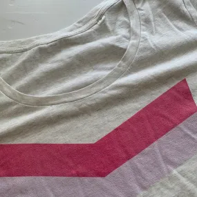 Pink purple chevron on light grey tee