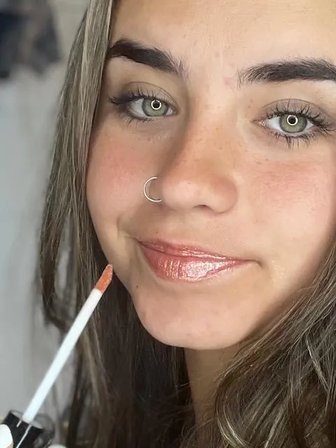 Sparkles & Lace Beauty - Peach Muscat Lip Lustre